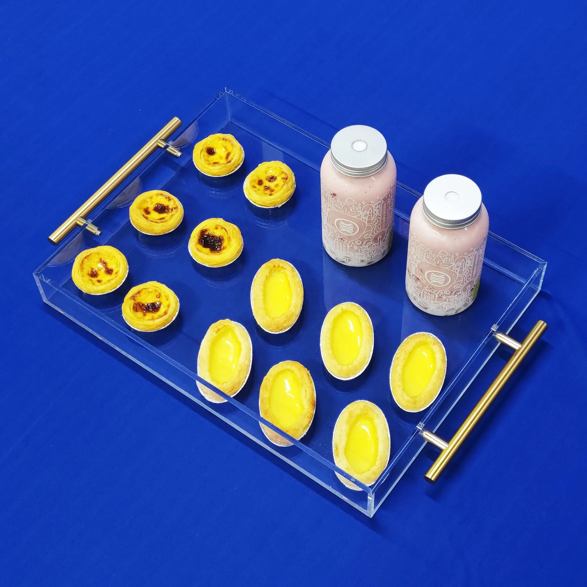 Большой прямоугольный акриловый поднос для завтрака оптовая продажа прозрачный сервировочный с металлическими золотыми ручками