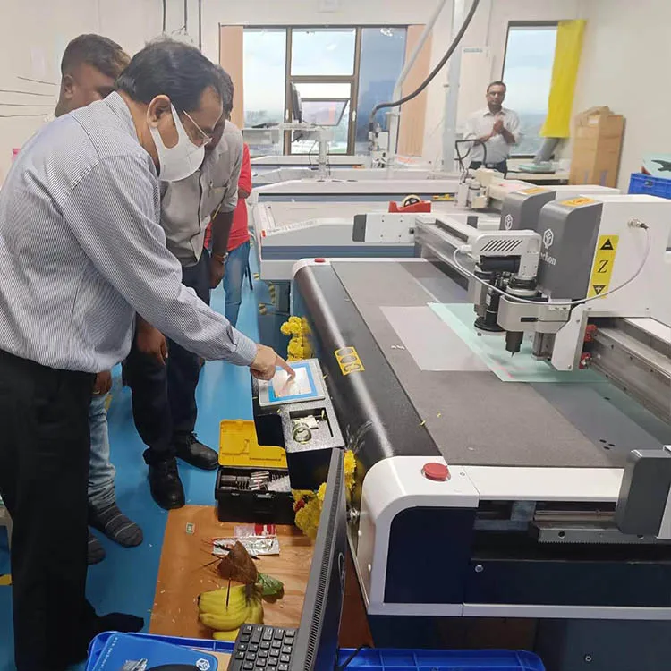 Yuchen 1216 Asbestos/Cork Rubber/ Gasket Vibrating Knife Cutting Machine And Dieless Small Digital Oscillating Cutting Machine