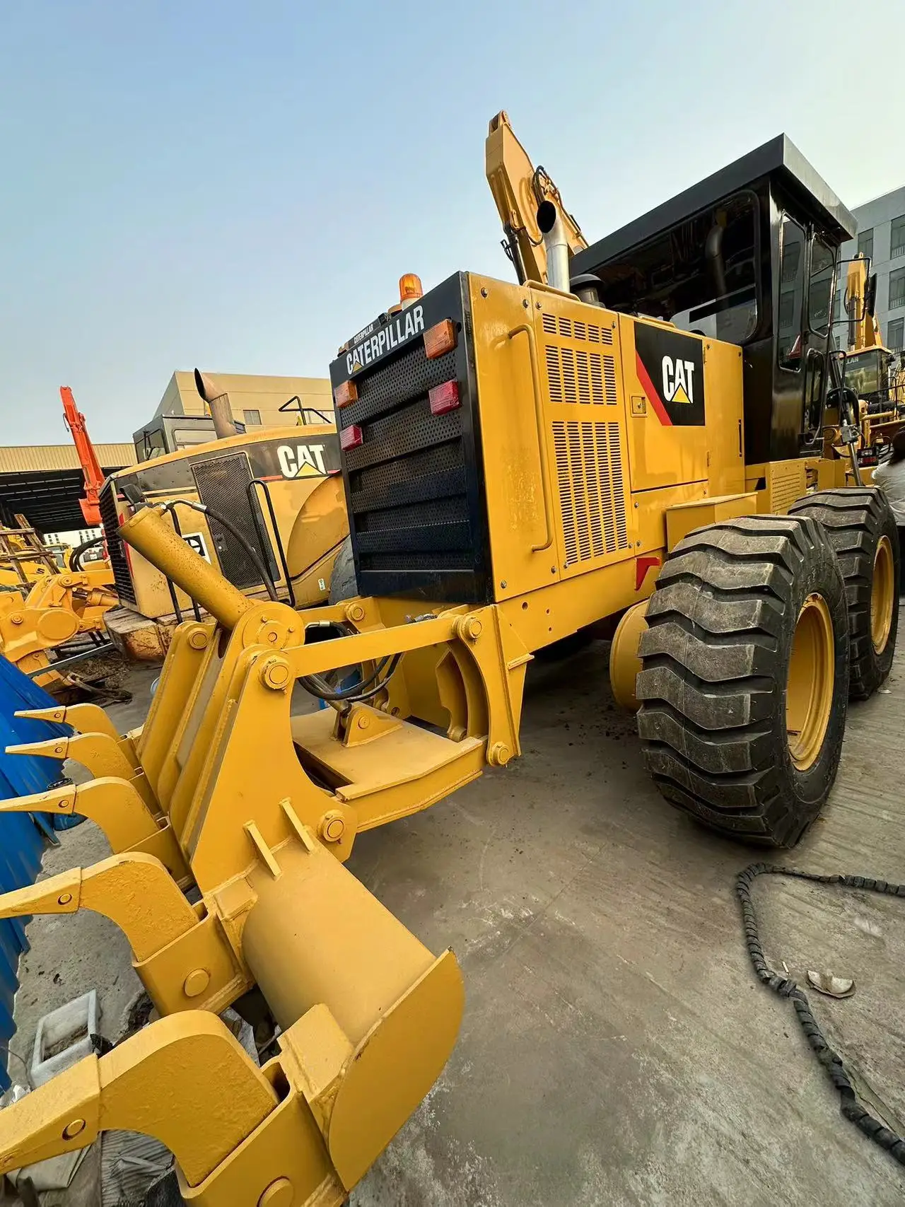 Used Original Japan Caterpillar Excavator 320 Crawler Excavator in Excellent Work Condition Good price second hand car 140K