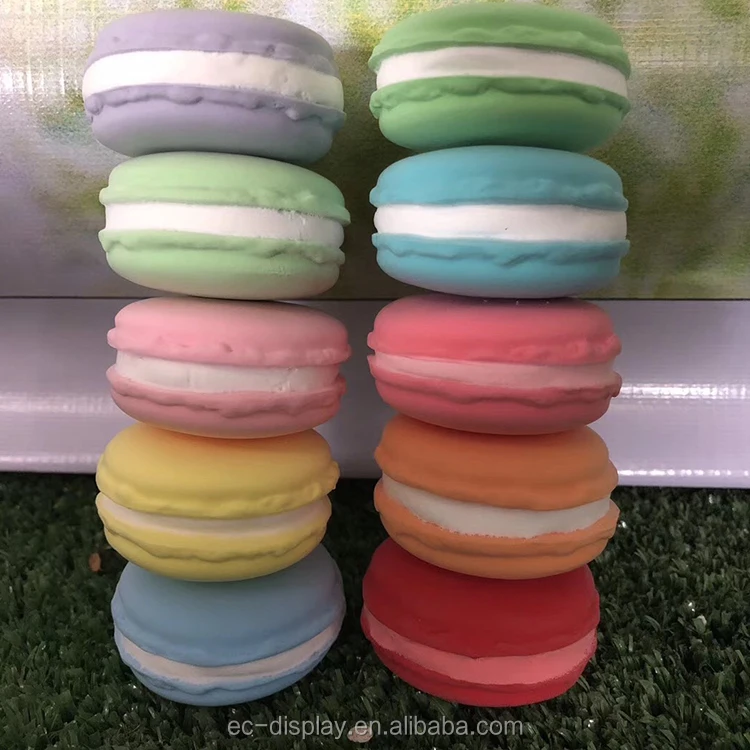 Low price Shop Popular Fiberglass display Donuts macaron sculpture Resin macaron dessert sculpture For Amusement Park Ornament