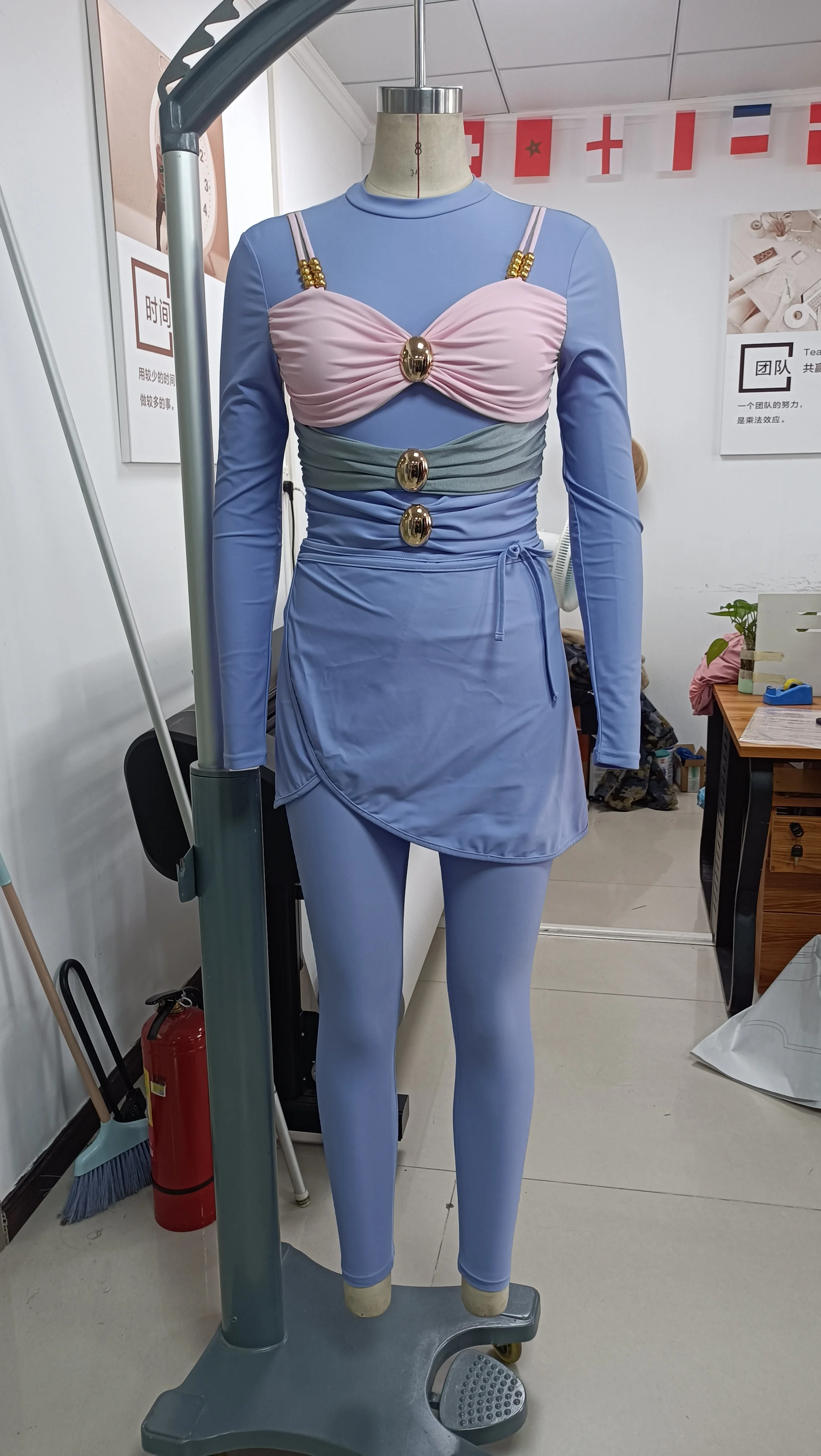 2024 New Color Block Cutout Shiny Texture One Piece Swimsuit and Sarong Vacation Swimwear Women Beachwear Bathing Suits