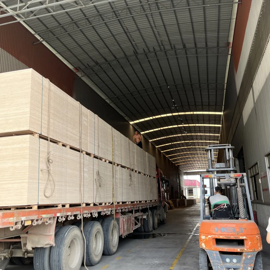 18mm Recycled WBP Melamine Glue Black Brown Film Faced Shuttering Plywood E1 Poplar Outdoor Construction Modern Worth Buying