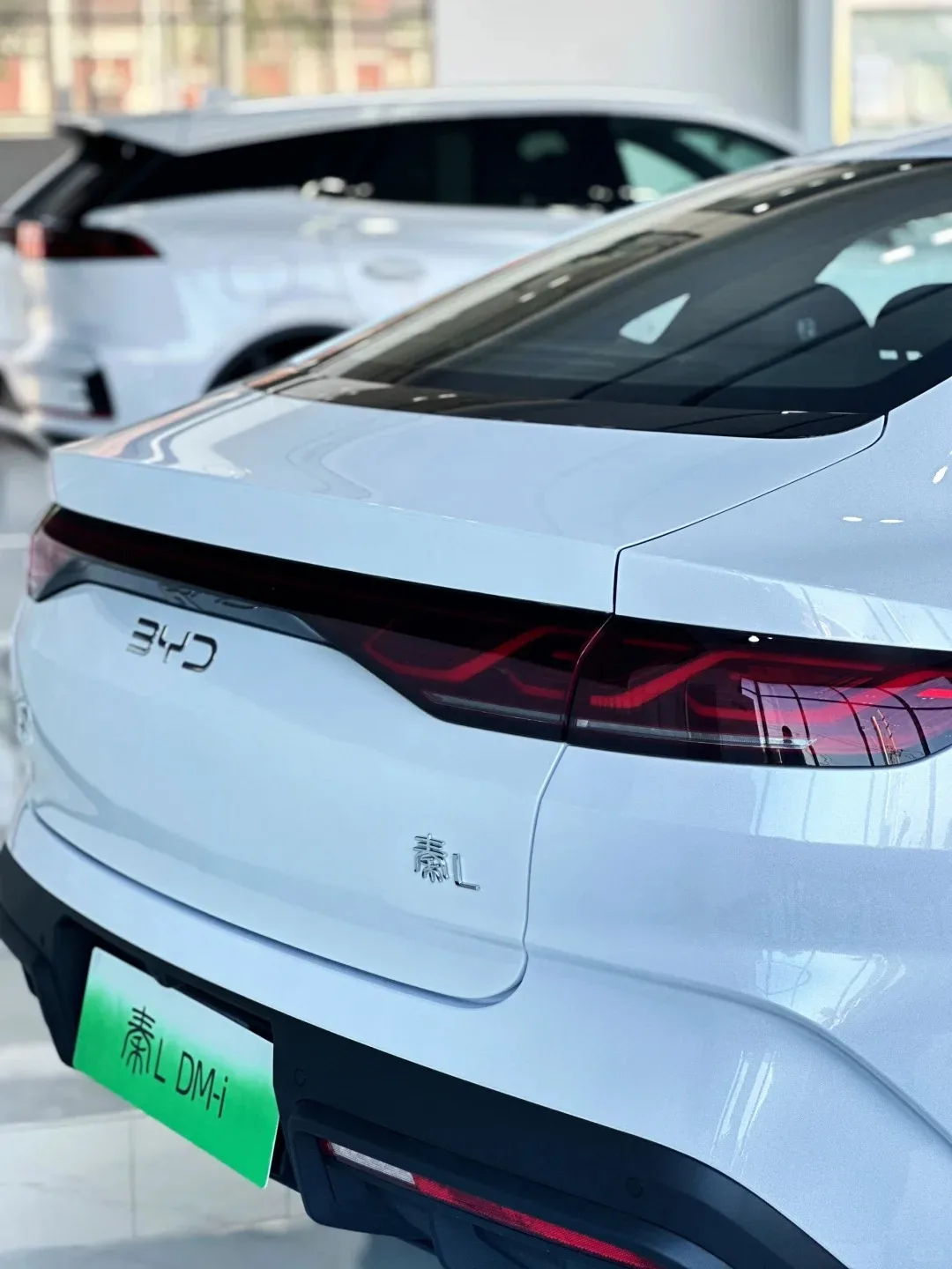 Лидер продаж BYD Qin L DM-i 2024 дальнего действия 80 км 120 Гибридный бензиновый седан Новый энергетический автомобиль Byd ev car
