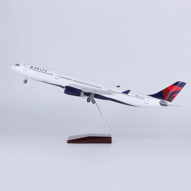 1:135 Scale 47CM Delta Air Lines Airbus 330 Aircraft Model Civil Aviation Passenger Aircraft Simulation Decoration Gift