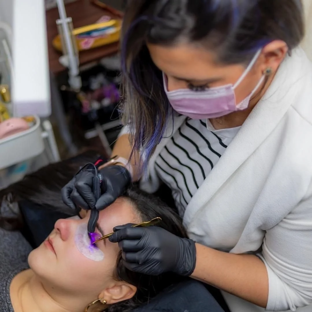 best whole sale waterproof eyelash glue lash glue for eyelash extensions UV eyelash glue