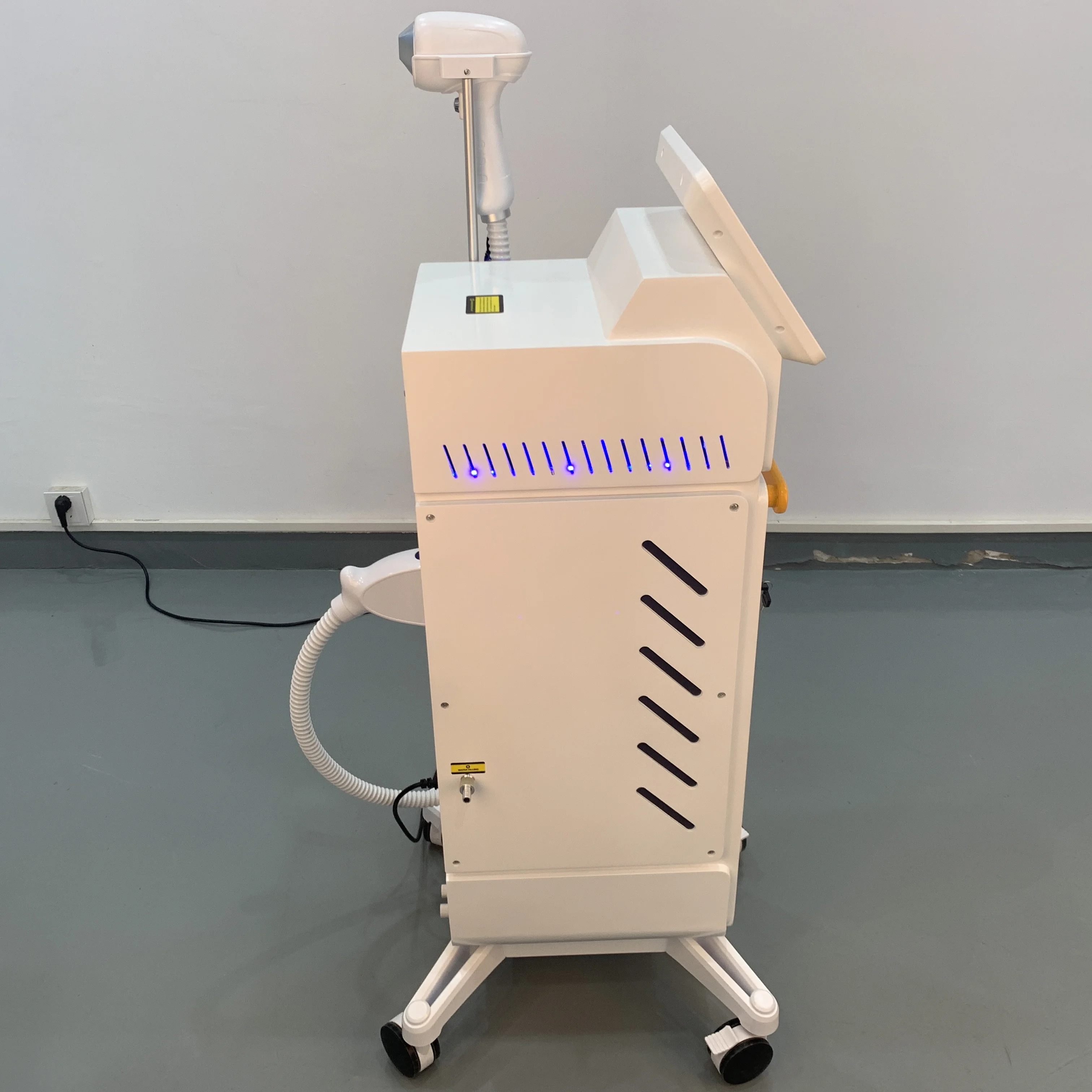 Newest Factory Hot Sell Professional Laser Epilator 810nm Diode Laser Hair Removal Body Whitening Machine
