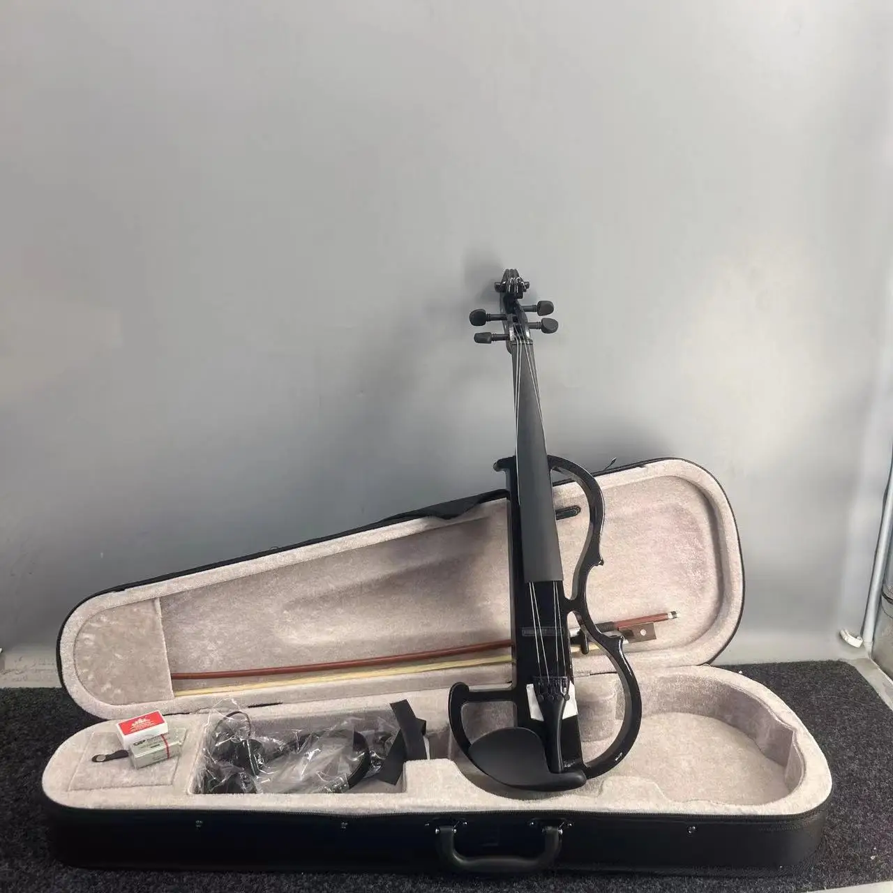 wholesale 4/4 plywood basswood black color electric violin with cable earphone