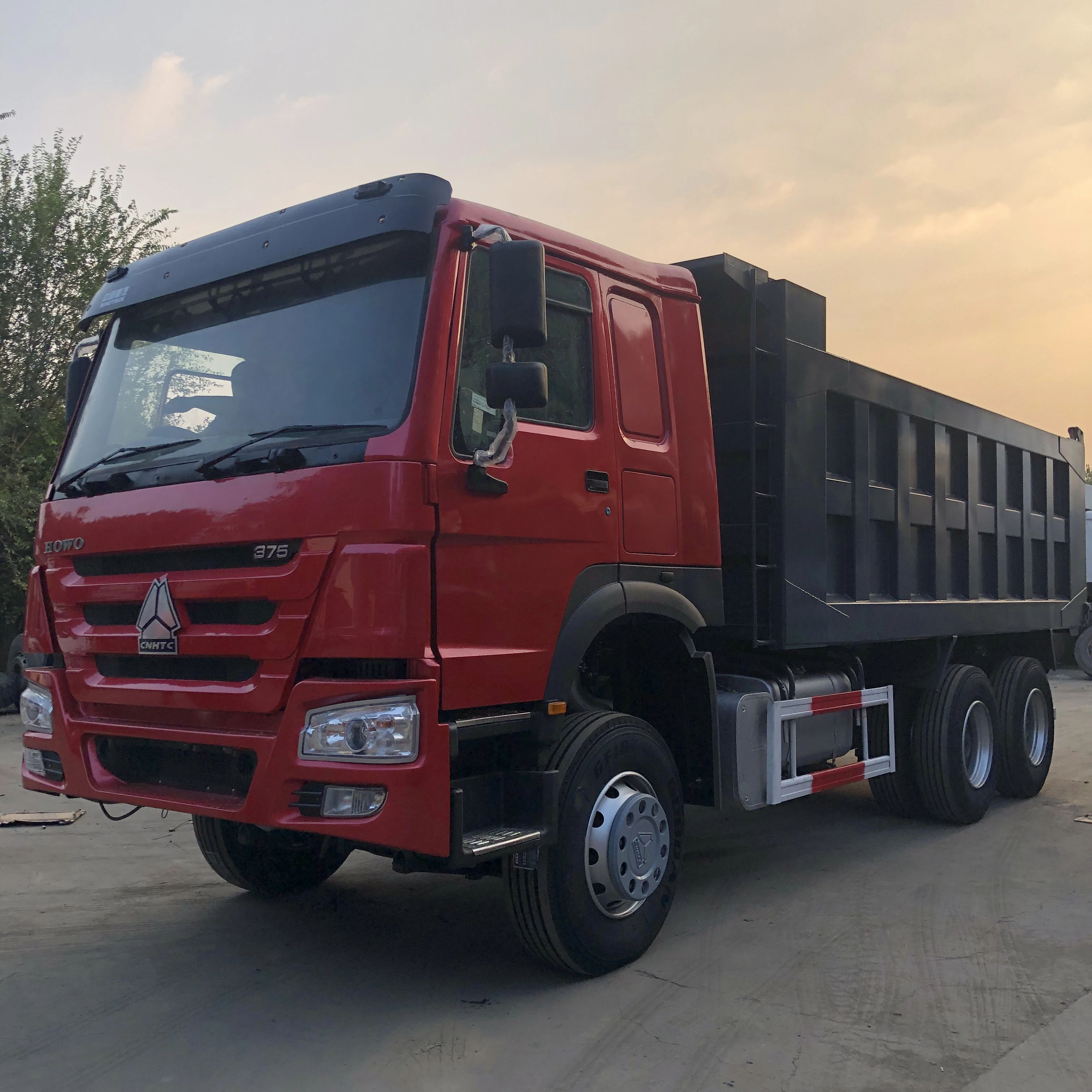 Лидер продаж Sinotruck Howo 6X4 371HP 10 колес б/у самосвал Прямая продажа с завода
