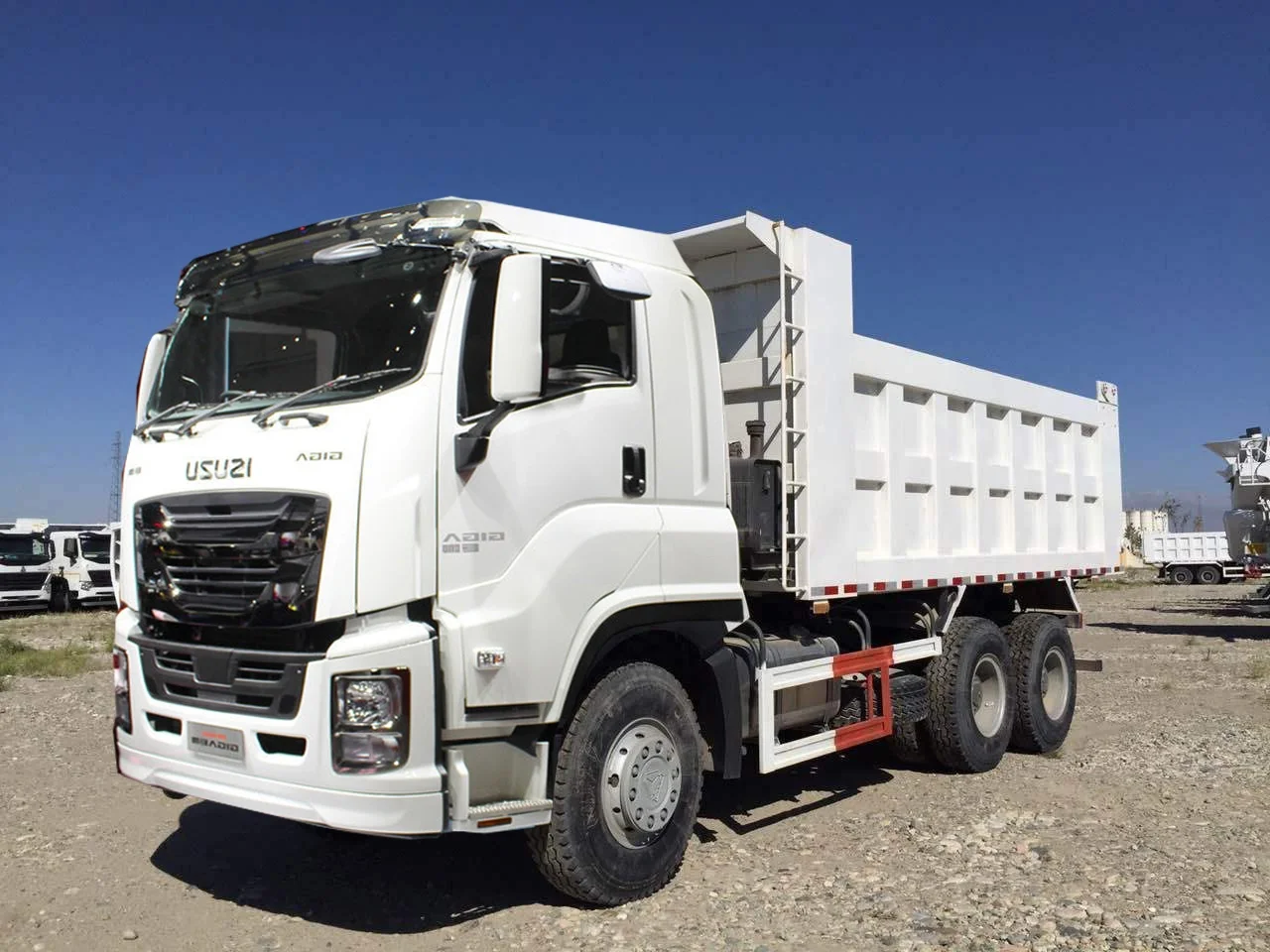 Японский высококачественный самосвал Isuzu Giga 6x4 30 тонн для
