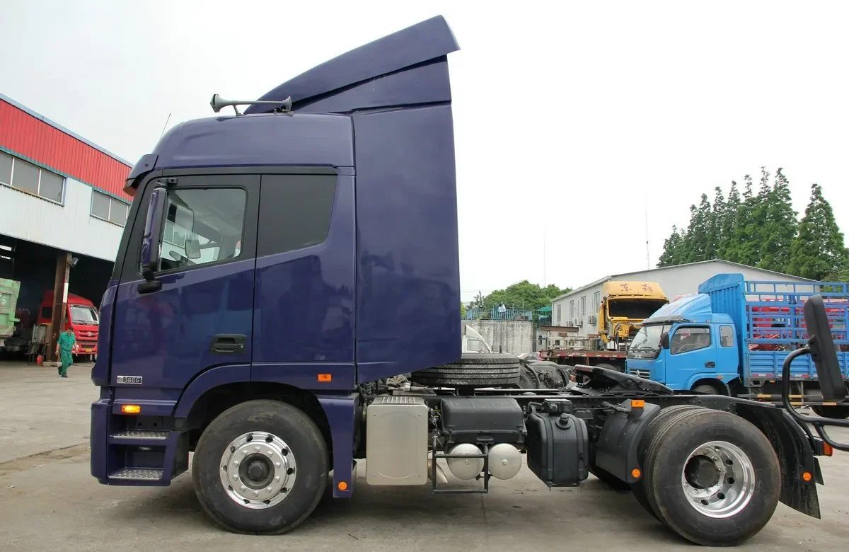 Hot Selling commercial transport Road tractor trucks Wholesale Price Brand New Good Performance Foton Auman 4X2 Tractor Truck