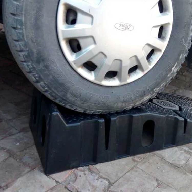 
High Quality Maintenance Plastic Truck Car Vehicle Service Lift Wheel Ramp 