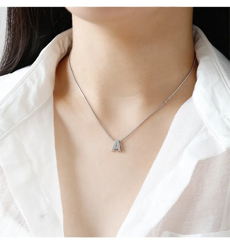 Wholesale new fashion light luxury necklaces 26 English lettering lady necklaces jewelry