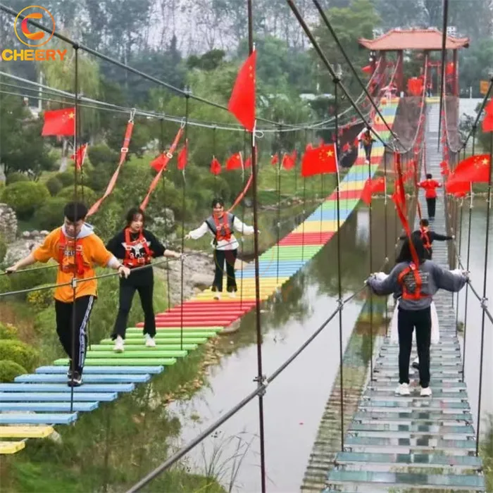 Пользовательские горное живописное место на открытом воздухе приключение курортное парк развлечений стеклянный приключенческий мост