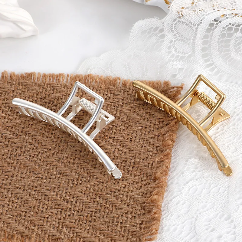 Simple Style Metal Grip Hairpin Large Size Bath Hair Grab European And American Retro Hair Accessories wholesale