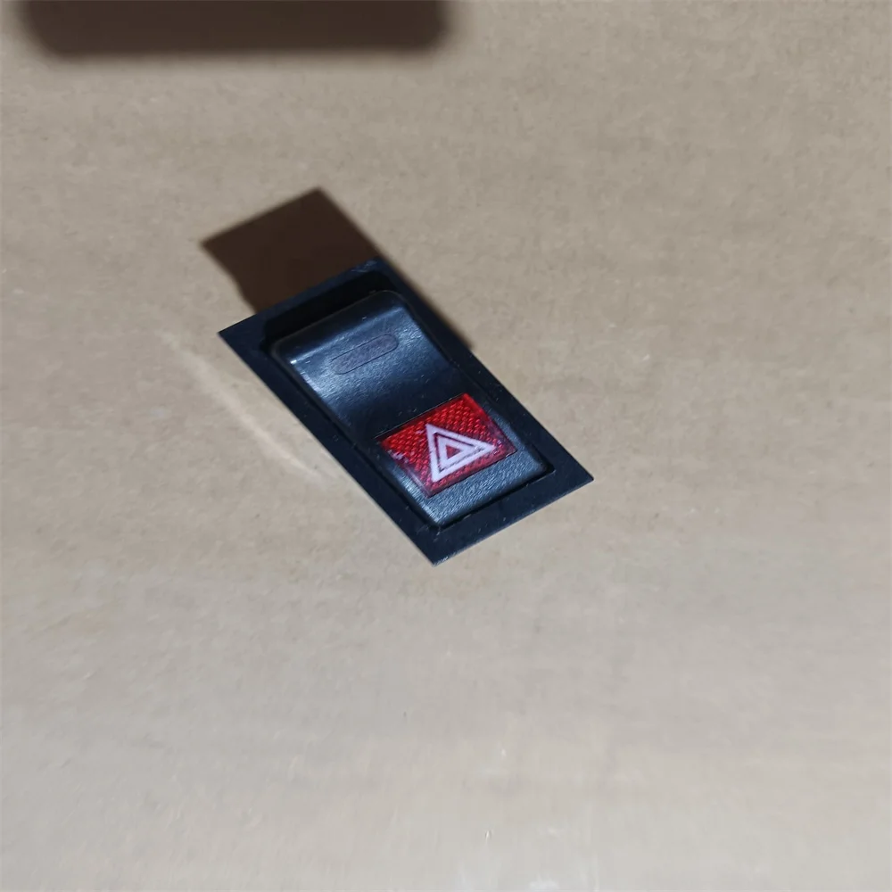 Hot Sale 3726050-398 Hazard Alarm Switch Assembly   For Faw Truck Parts  High Quality