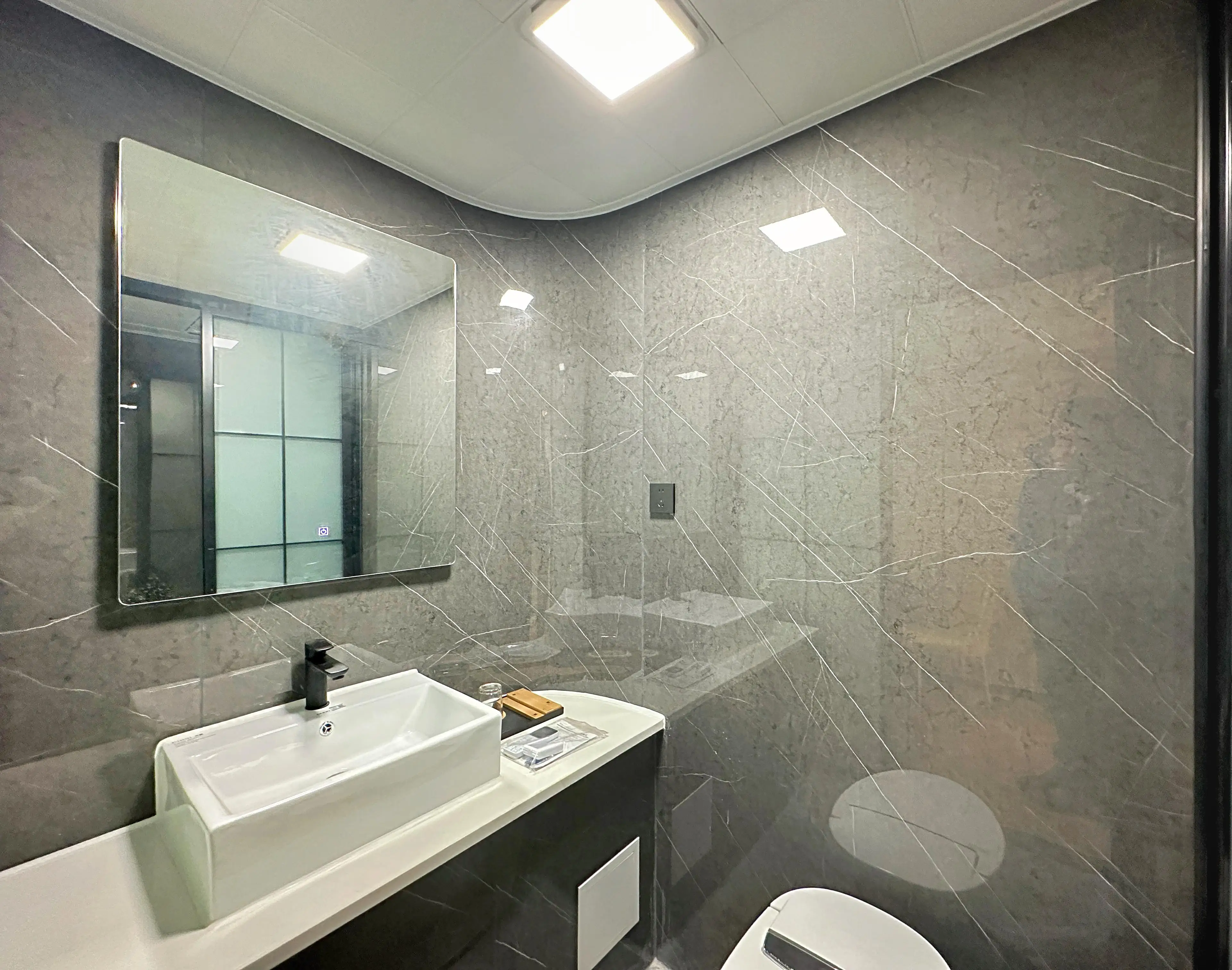 Космическая капсула гостиничная квартира 1 спальня кухня ванная комната одна гостиная Терраса