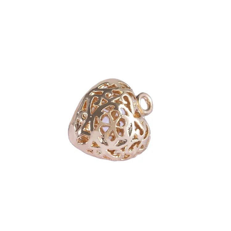Hollow heart-shape small pendant plated color-preserving gold plum pattern peach heart-shaped pendant wholesale necklace pendant