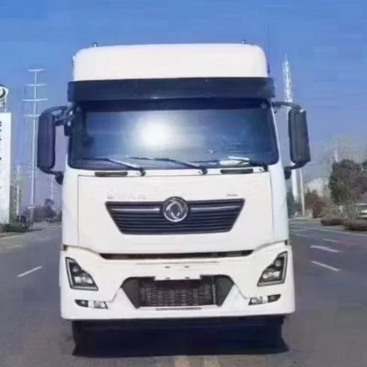 China Dongfeng Tianlong KL High end Large Refrigerated Truck High roof Double Pillow Carriage