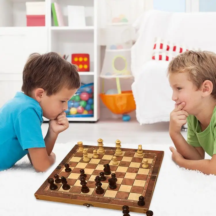 
Wooden Chess Set Foldable Chessboard and Handcrafted Chess Pieces 