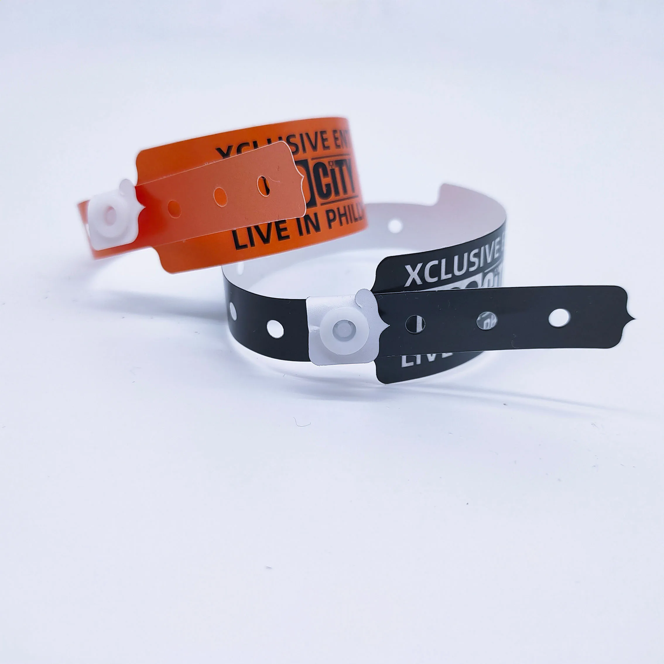 DDJOY Popular Sell Custom One time use Waterproof L Shape Vinyl Bracelets Plastic PE Wristband for Festival & Events