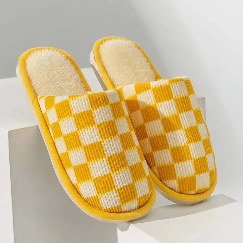 Wholesale Fashion Black /green Checker Indoor Warm Plush Slippers For Unisex Adults
