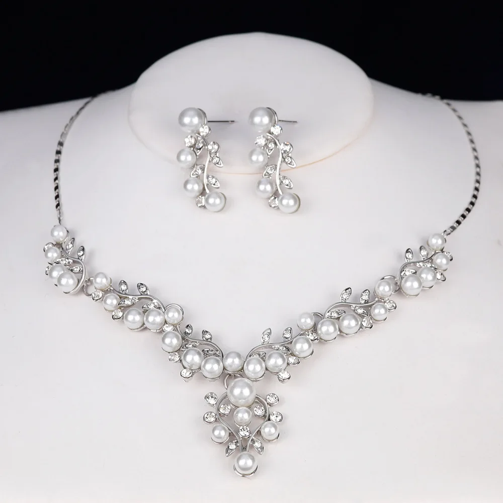  2 piece set European and American fashion atmospheric pearl rhinestone bridal necklace earrings Spanish