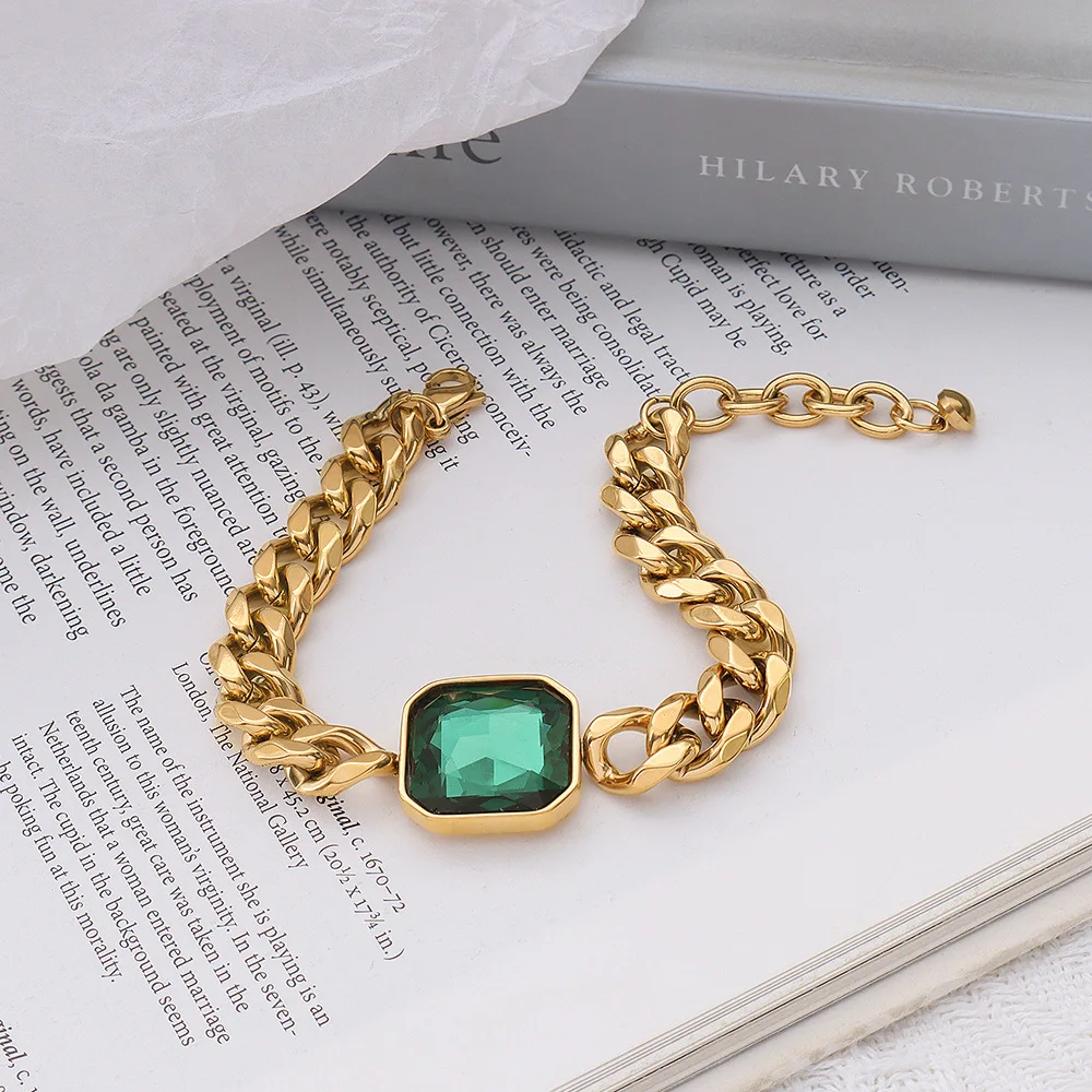 2023 Beautiful In Colour 18k Gold Plated Stainless Steel Charm Emerald Jewelry Bracelets