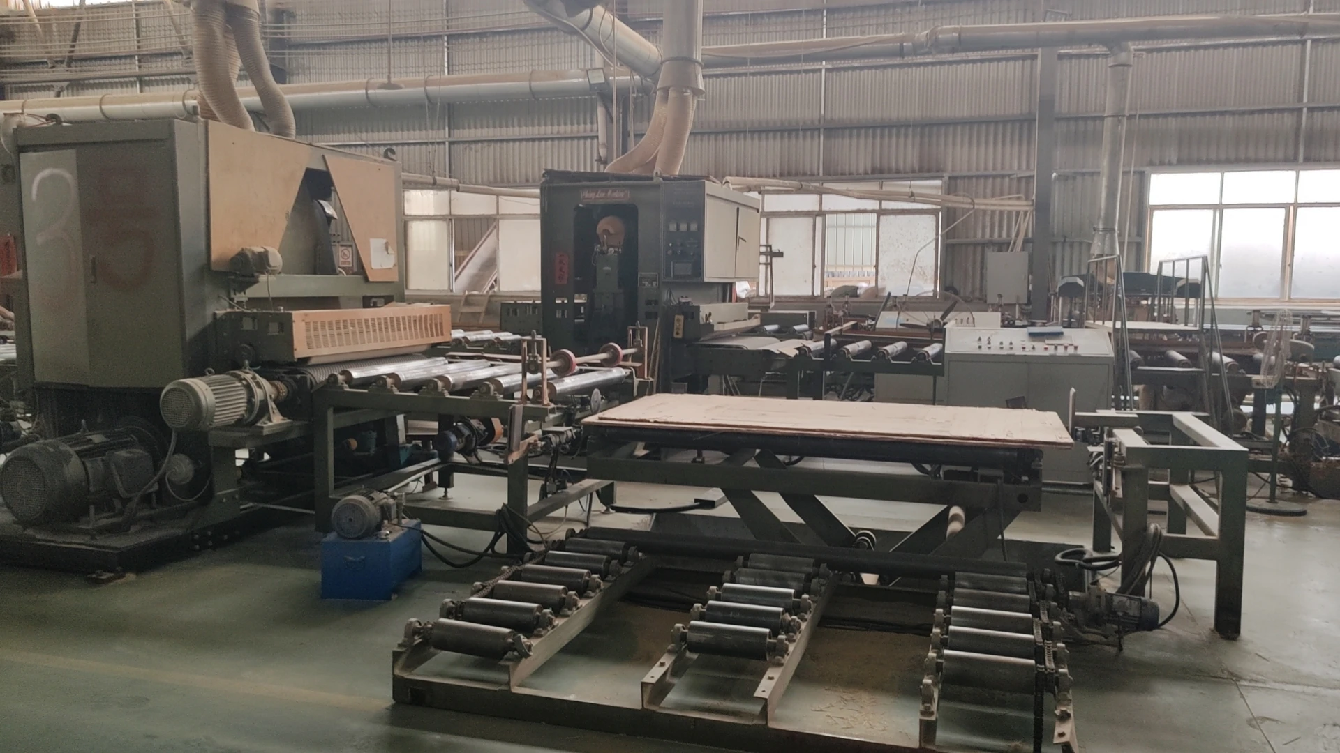 18mm Recycled WBP Melamine Glue Black Brown Film Faced Shuttering Plywood E1 Poplar Outdoor Construction Modern Worth Buying