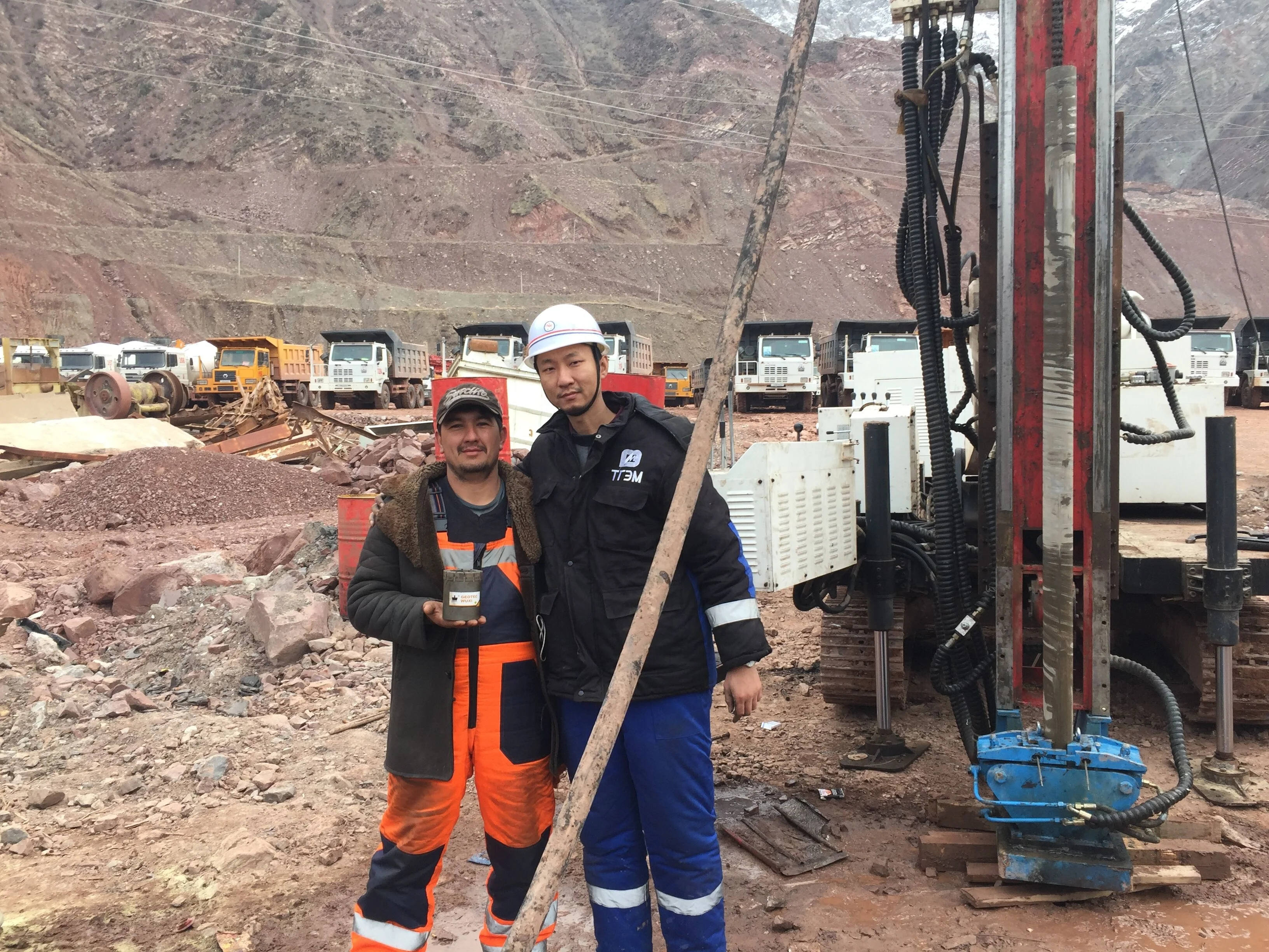 ZDB-600B water well drilling rig cheap price Hydraulic crawler type borehole exploration diamond core machine mine drilling rig