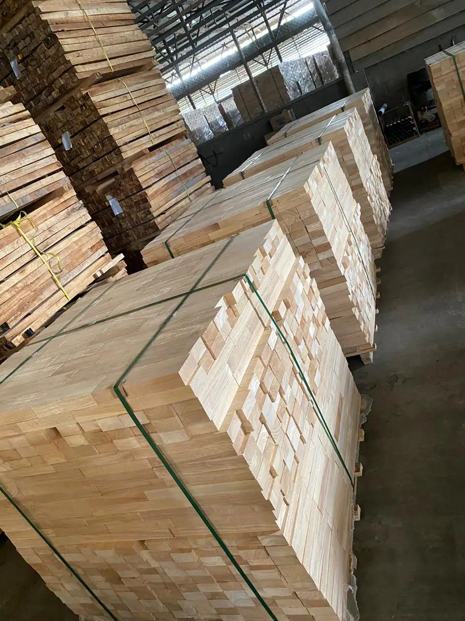 Lowest Price Blocks Woods Sawn Timber with 22mm/24mm/30mm/36mm/38mm Sizes Wood for Industrial/Furniture