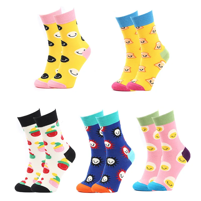 Selling well all over the world sustainable women smile funny socks