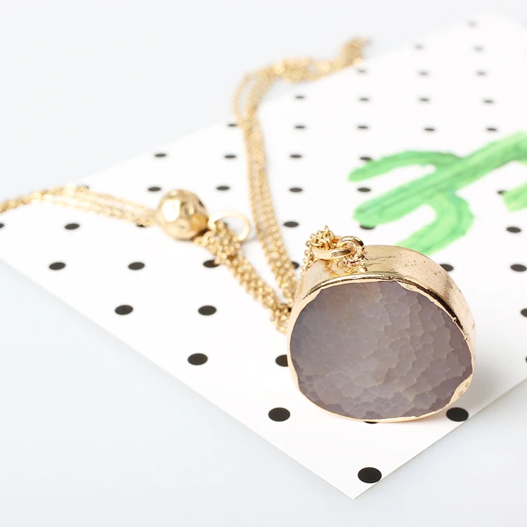 Qingdao V&R Jewelry Smykker Grey Semiprecious Stone Worn Gold Plating Hammered Metal Ball Pendant 3 Chains Necklace