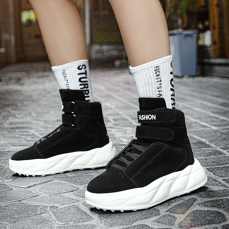 Hot Sale Men Skateboard Shoes Fashion Red Leather Sneakers Men Designer Shoes Comfortable High Top Mens Trainers Shoes