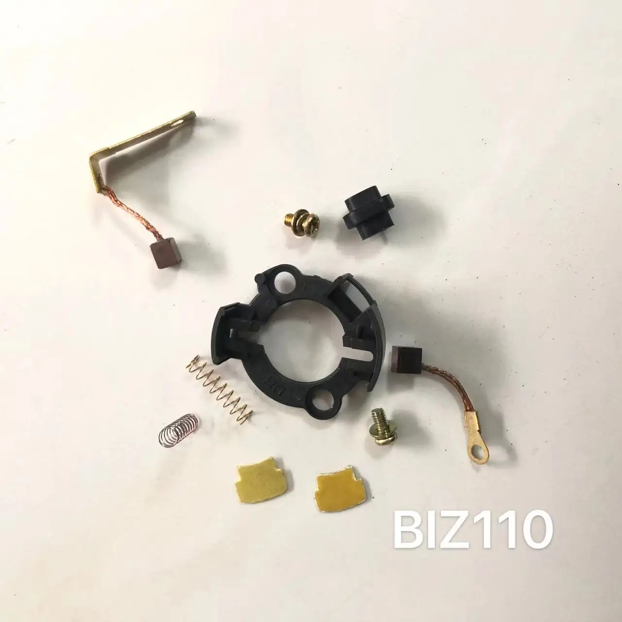High Quality Good Price BIZ110 High Copper Content Motor Carbon Brush in Motorcycle