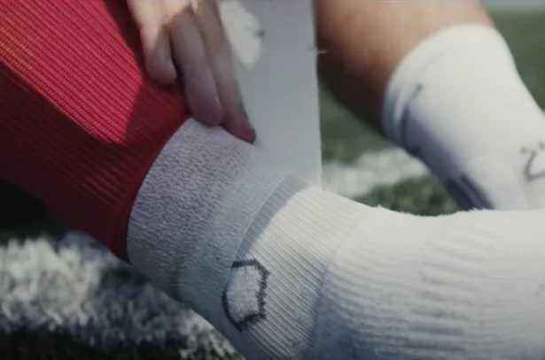 Skin-friendly Self Adhesive Bandage Wrap Athletic Elastic Cohesive Bandage Football Sock Tape 5.0cm*4.5m