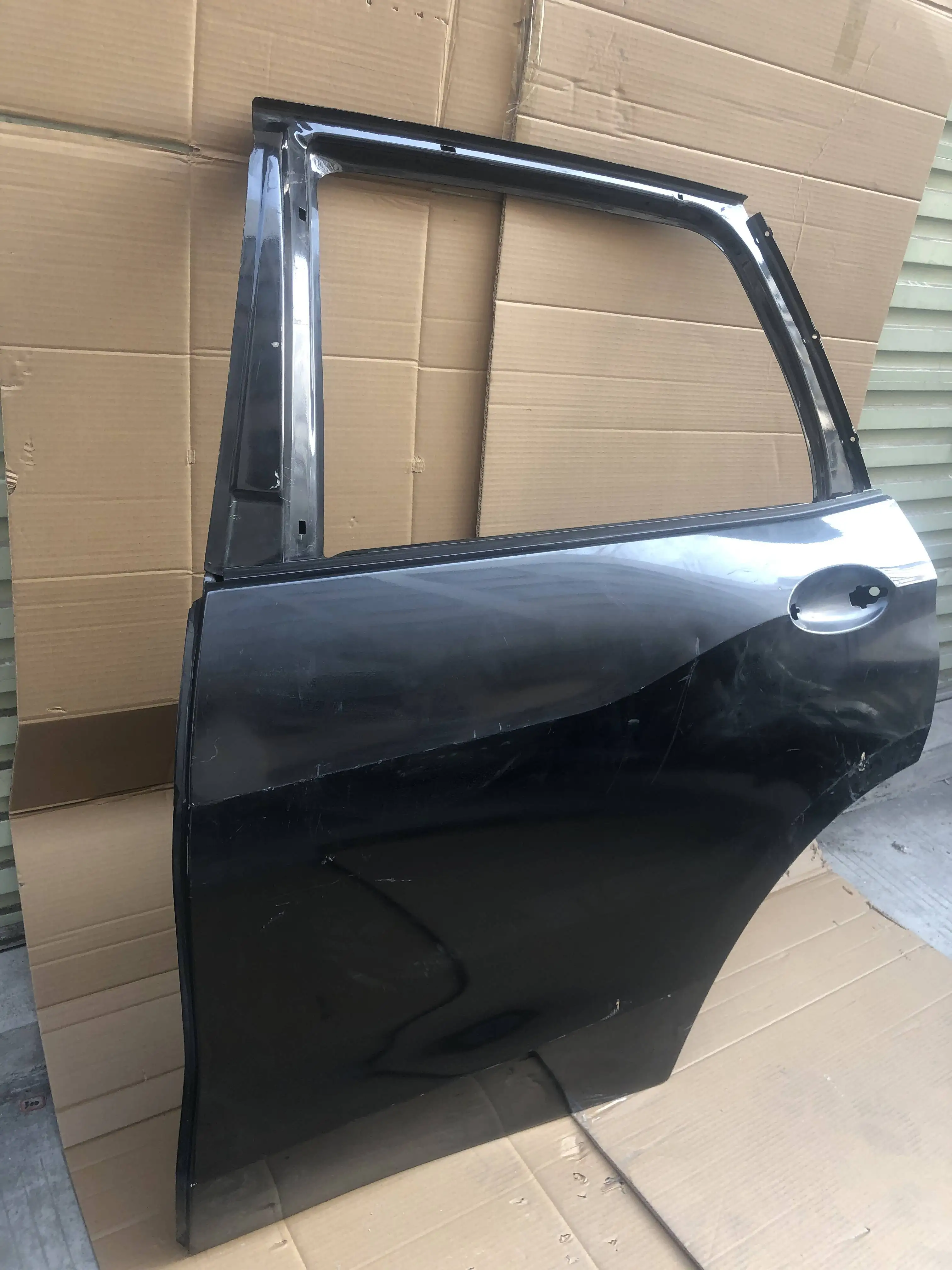 for Porsche car parts Cayenne left rear door shell 9Y0 door original used parts wholesale