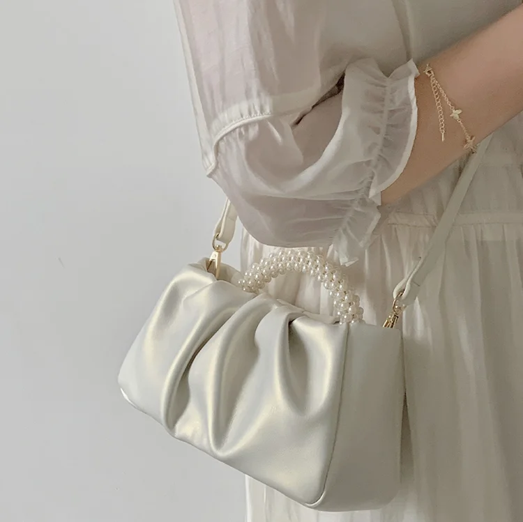Wholesale Womens Handbags High Quality Trendy Luxury Lady Party Pearl Hand Bags Evening Clutch Women