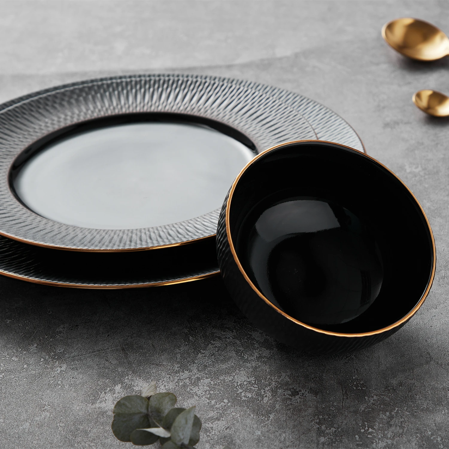 PITO Chaozhou Wholesale Glazed Design Black Dinner Plates Sets Dinnerware Set Arabic with Gold Rim Porcelain Dinnerware Set