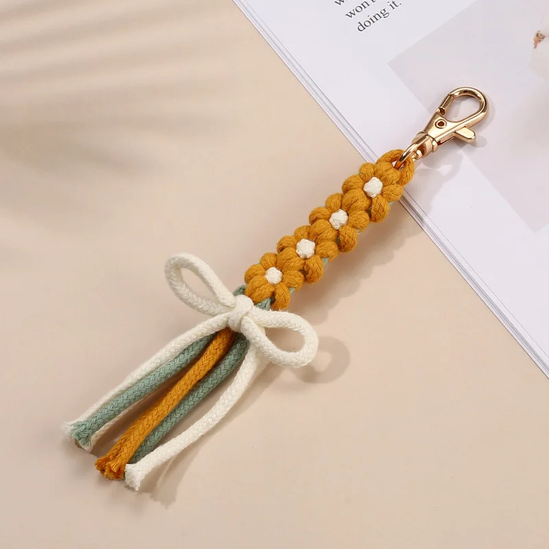 Creative Hand Woven Cotton Cord Keychain Sweet Daisy Flower Knitting Rope Keyring For Women Girls Charm Backpack Key Accessory