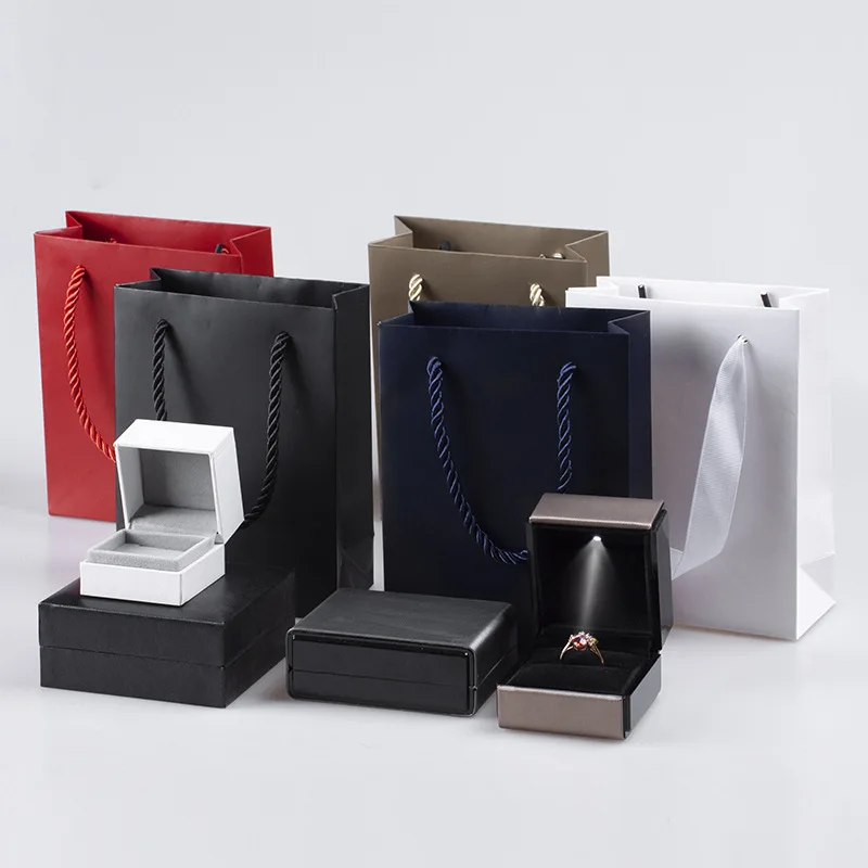 Gift Packaging Paper Bags Portable Clothing   Handbags  Environmentally Friendly Shopping  Paper Bags