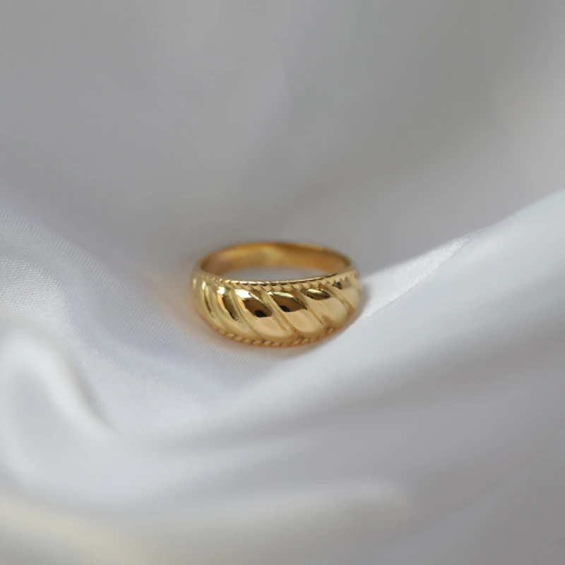 Wholesale Bridal Jewelry PVD 18k Gold Plated Wave Cross Engraved Stainless Steel Rings for