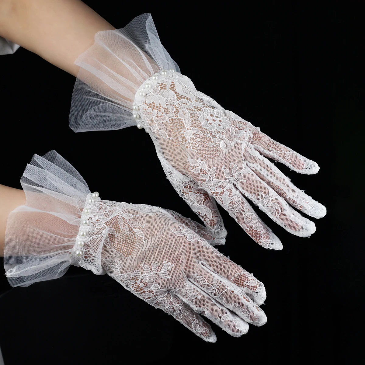 WG048 Exquisite Short White Wedding Bridal Gloves Soft Tulle Lace Pearls Beading Ruffle Brides Bridesmaid Wrist Glove