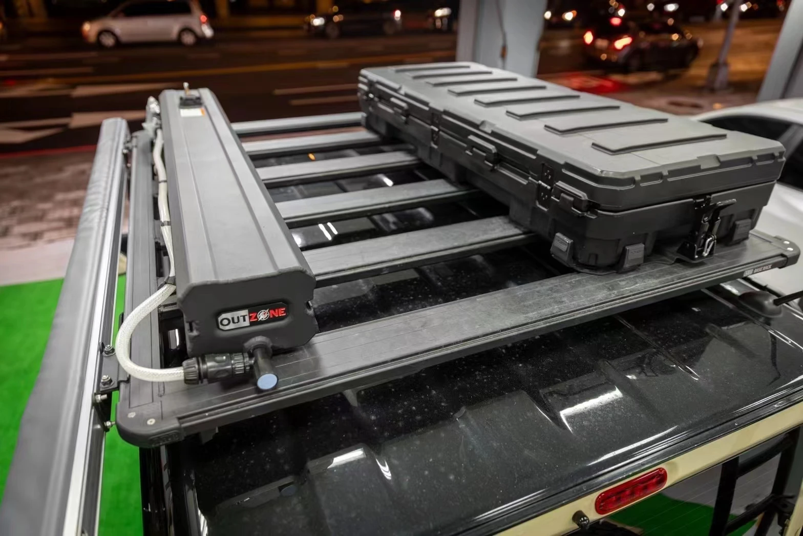 Off-Road Shower Multi Camping Shower Car Roof Shower 28L Water Tank