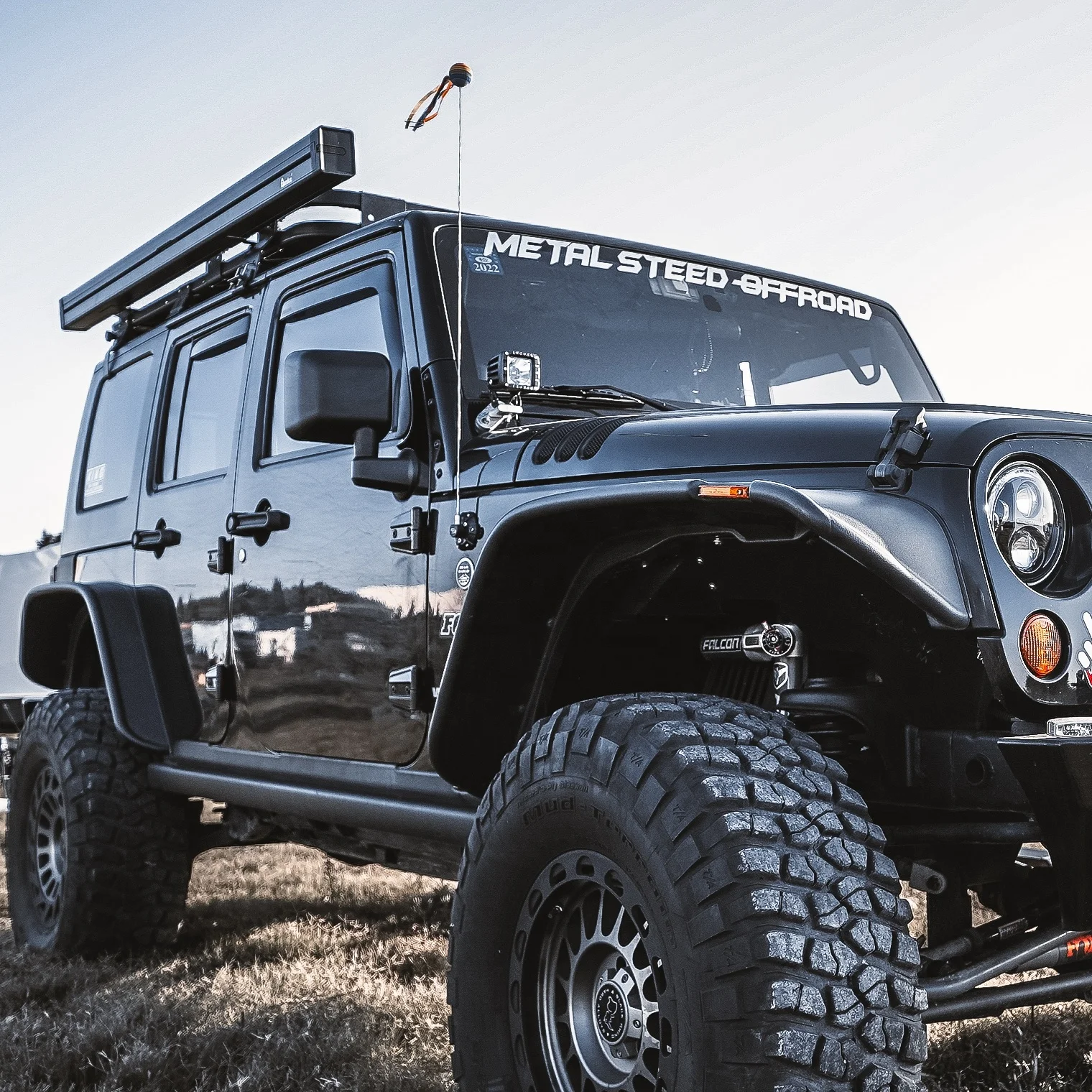 Выдвижной тент на крышу автомобиля 4x4 4wd