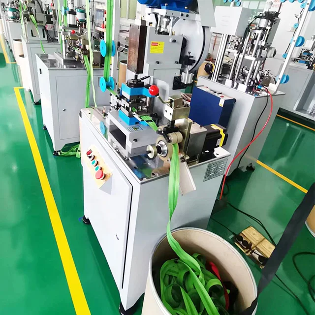 Автоматическая машина для резки нейлоновой молнии для штамповки отверстий на молнии