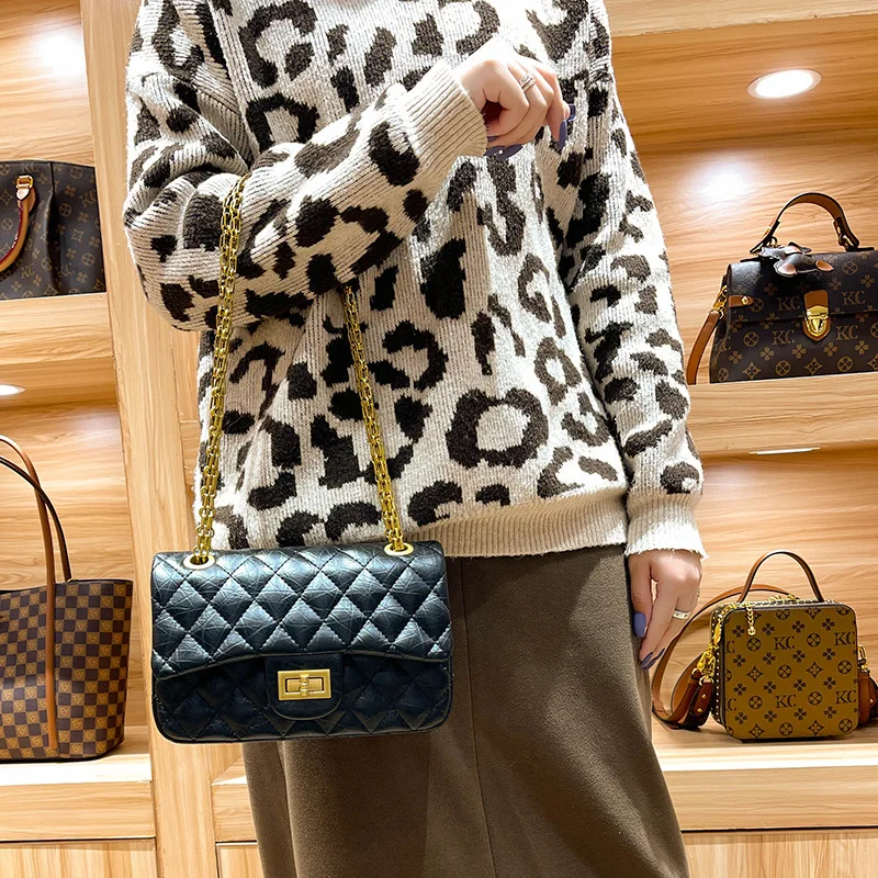 Factory spot 2022 new elephant pattern rhombus shoulder all-match chain diagonal bag