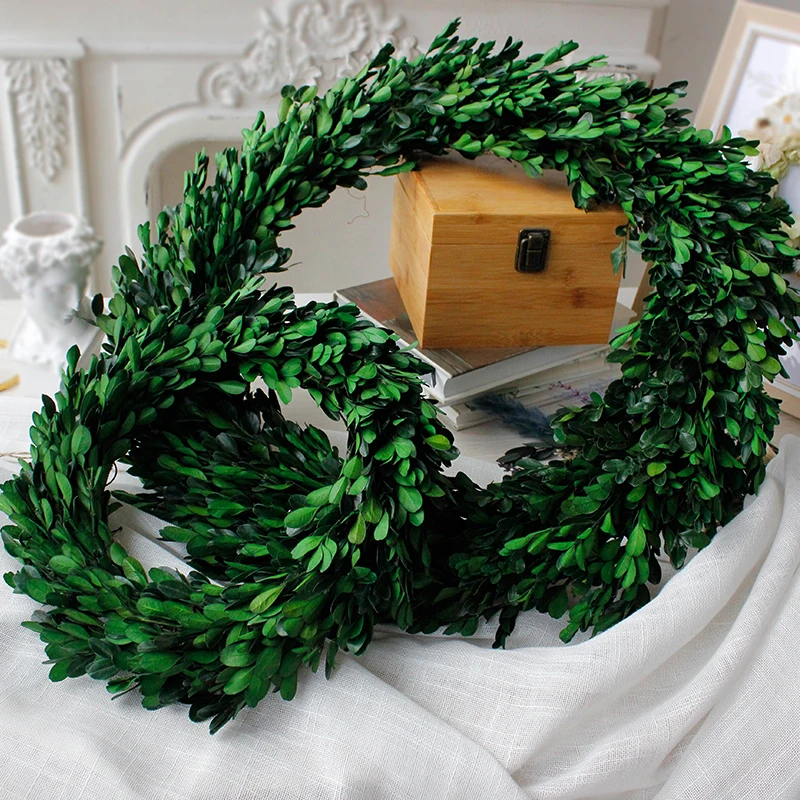 Amazon hot selling dried flower preserved green leaves garland christmas wreath for home decor