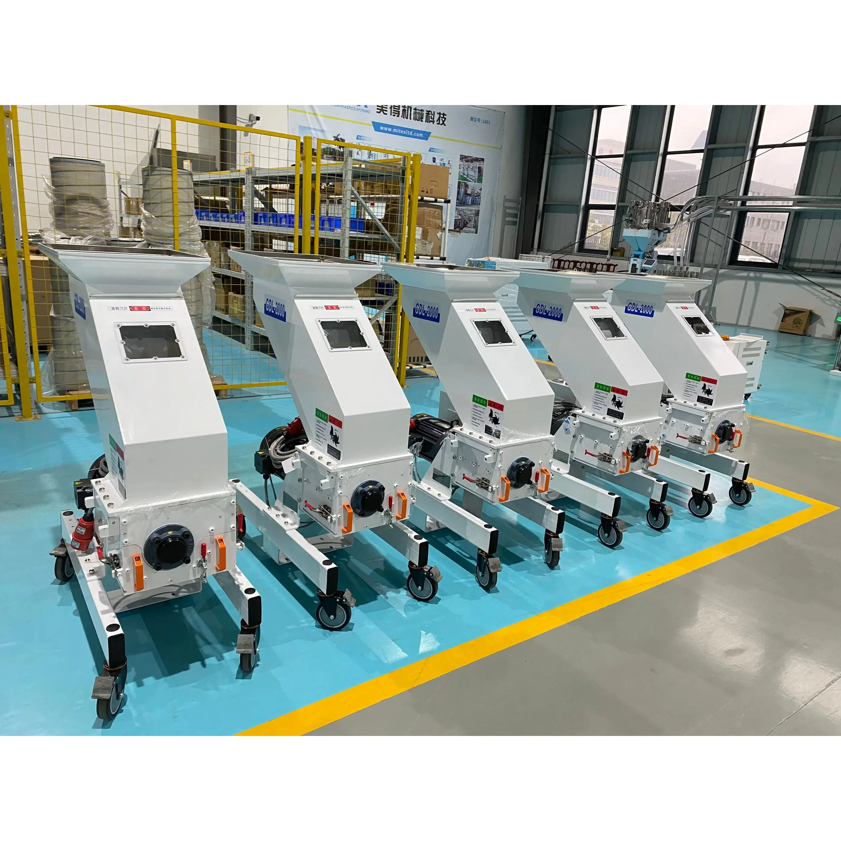 Medium Speed Granulator Plastics Recycling Crusher Plastic Crusher For Injection Molding Machine