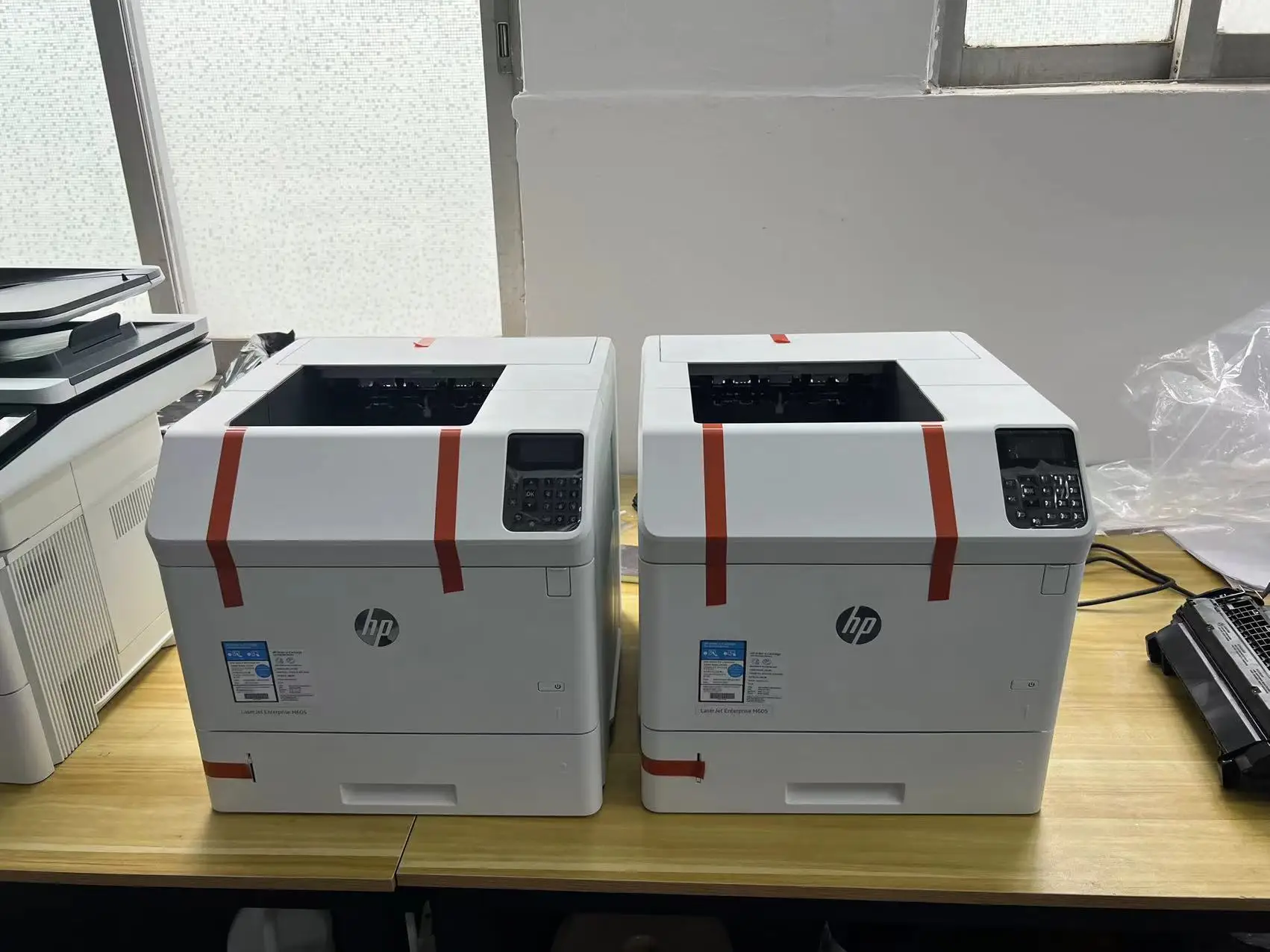 95% Новый обновленный сетевой монохромный принтер HP LaserJet Enterprise M604dn M605dn M605n E6B70A