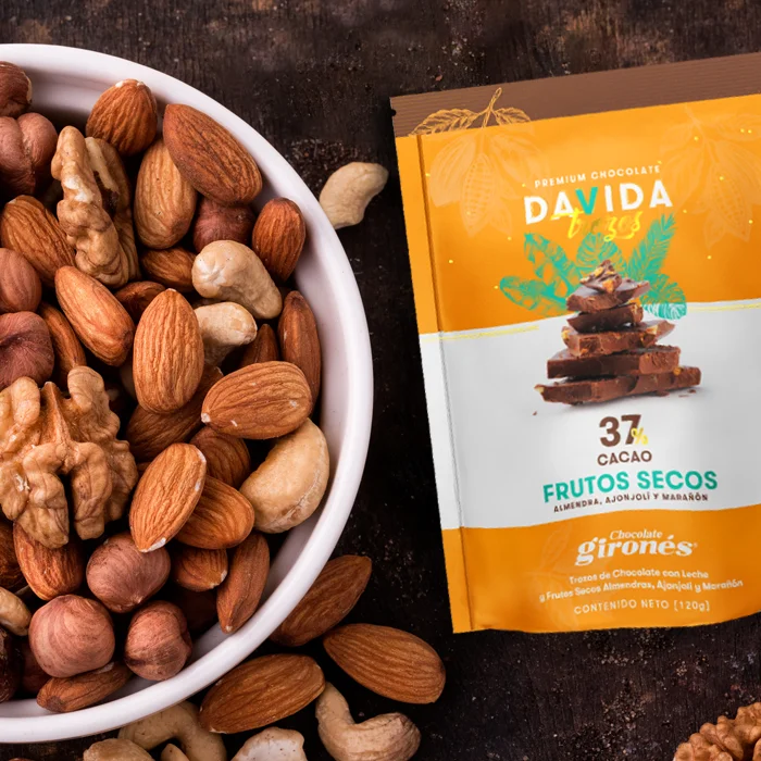 DAVIDA Premium Indulgent Semisweet Smooth Milk Chocolate Barks 37% Cocoa with Nuts Colombian Ingredients Premium Colombian Cocoa